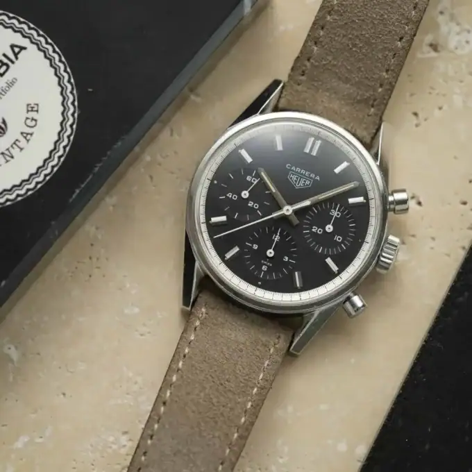 Alternative view of HEUER Carrera 12 – Ref. 2447N – Second Execution – Valjoux 72