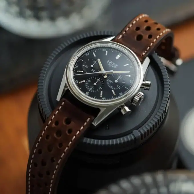 Alternative view of HEUER Carrera CS3111 Black Tritium – Re-issue