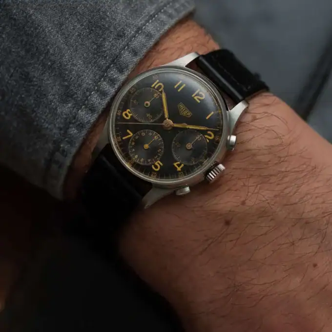 Alternative view of HEUER Ref. 345 (pre Carrera) – Radium Gilt Dial – Valjoux 71