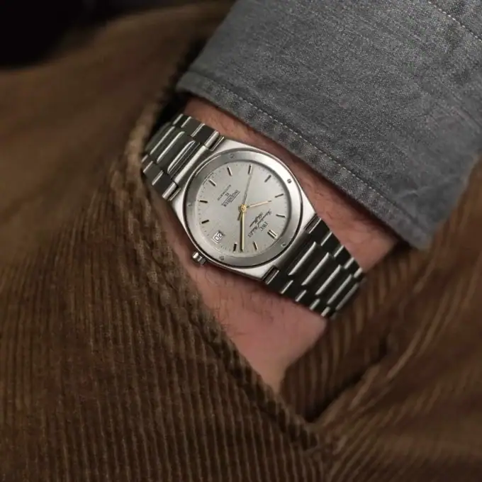 Alternative view of IWC Ingenieur 3506 – grey graph paper dial – Gerald Genta