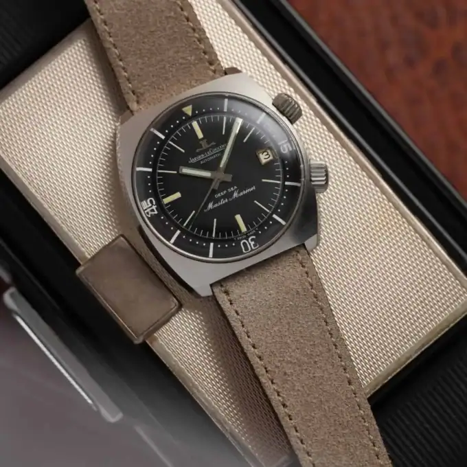 Alternative view of Jaeger-LeCoultre Master Mariner Deep Sea Barracuda – E558 – JLC Extract