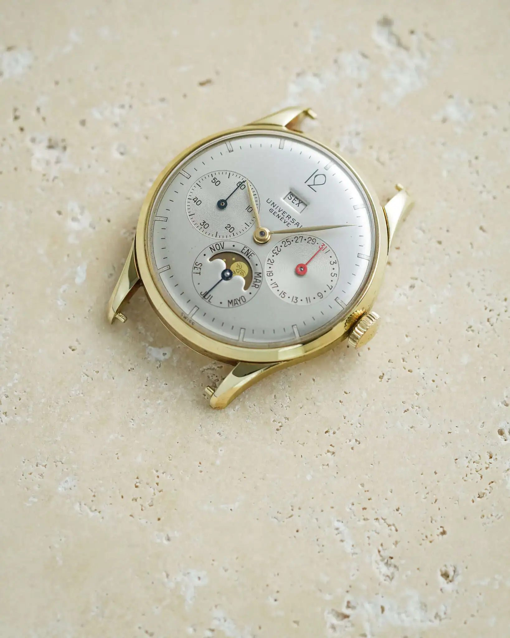 Universal Geneve Triple Calendar Moonphase 14K gold