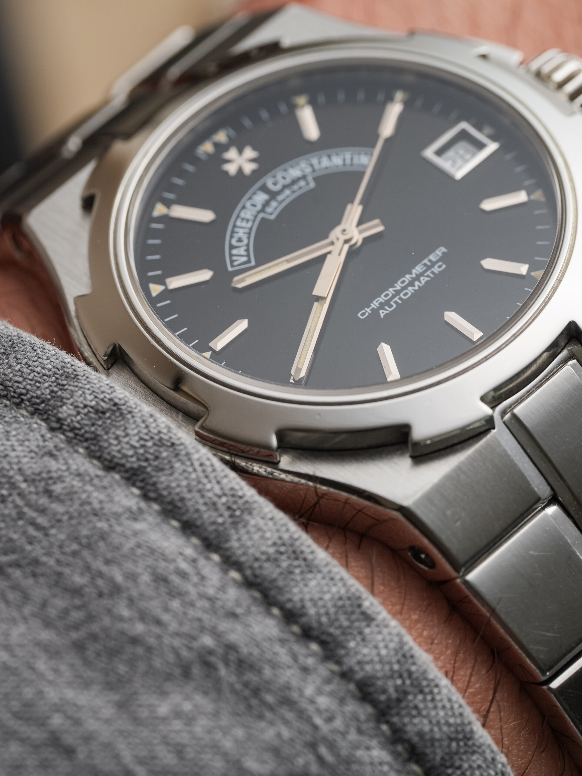 Vacheron Constantin Overseas Jumbo ref. 42040 - Image 15
