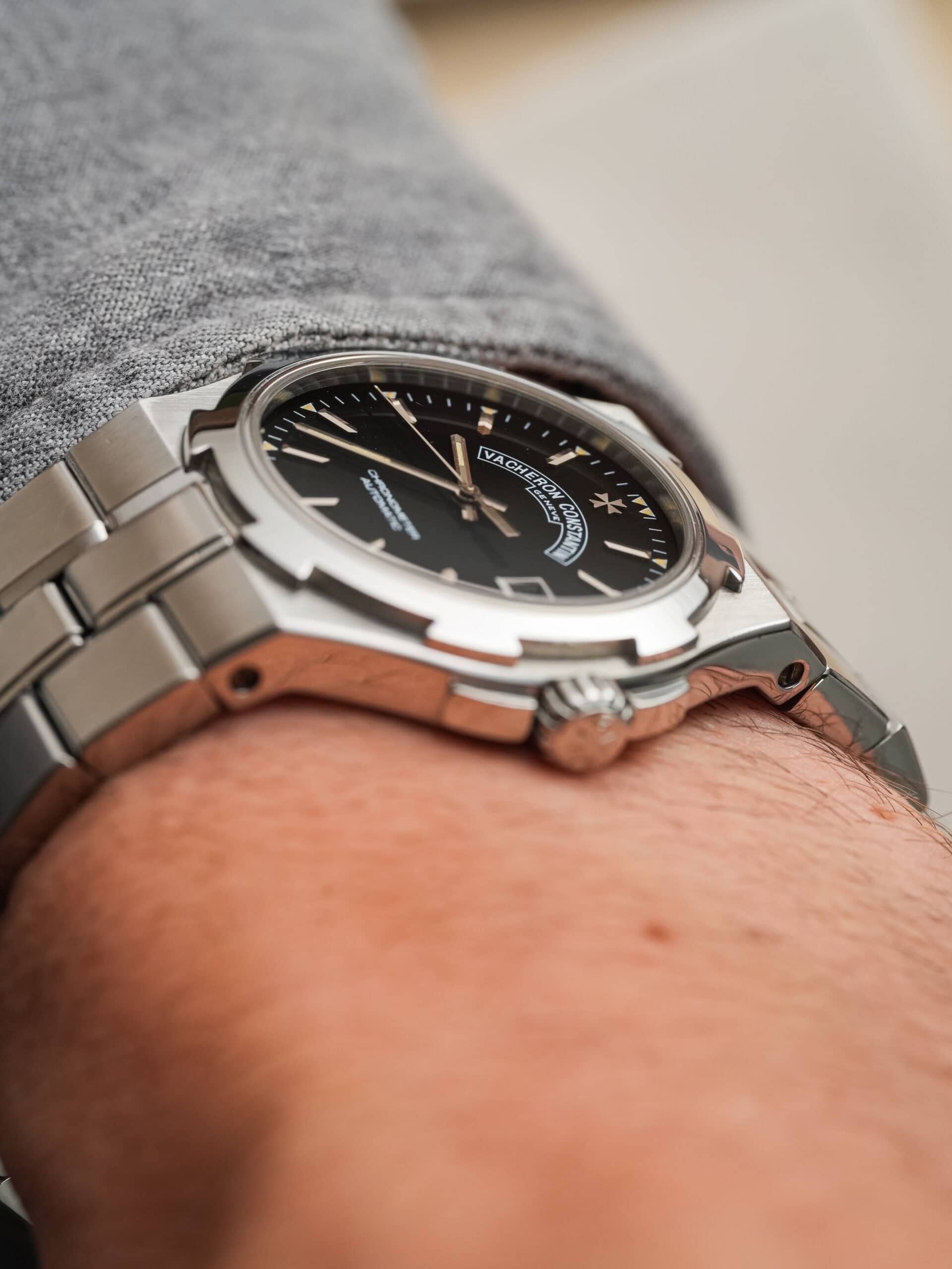 Vacheron Constantin Overseas Jumbo ref. 42040 - Image 13