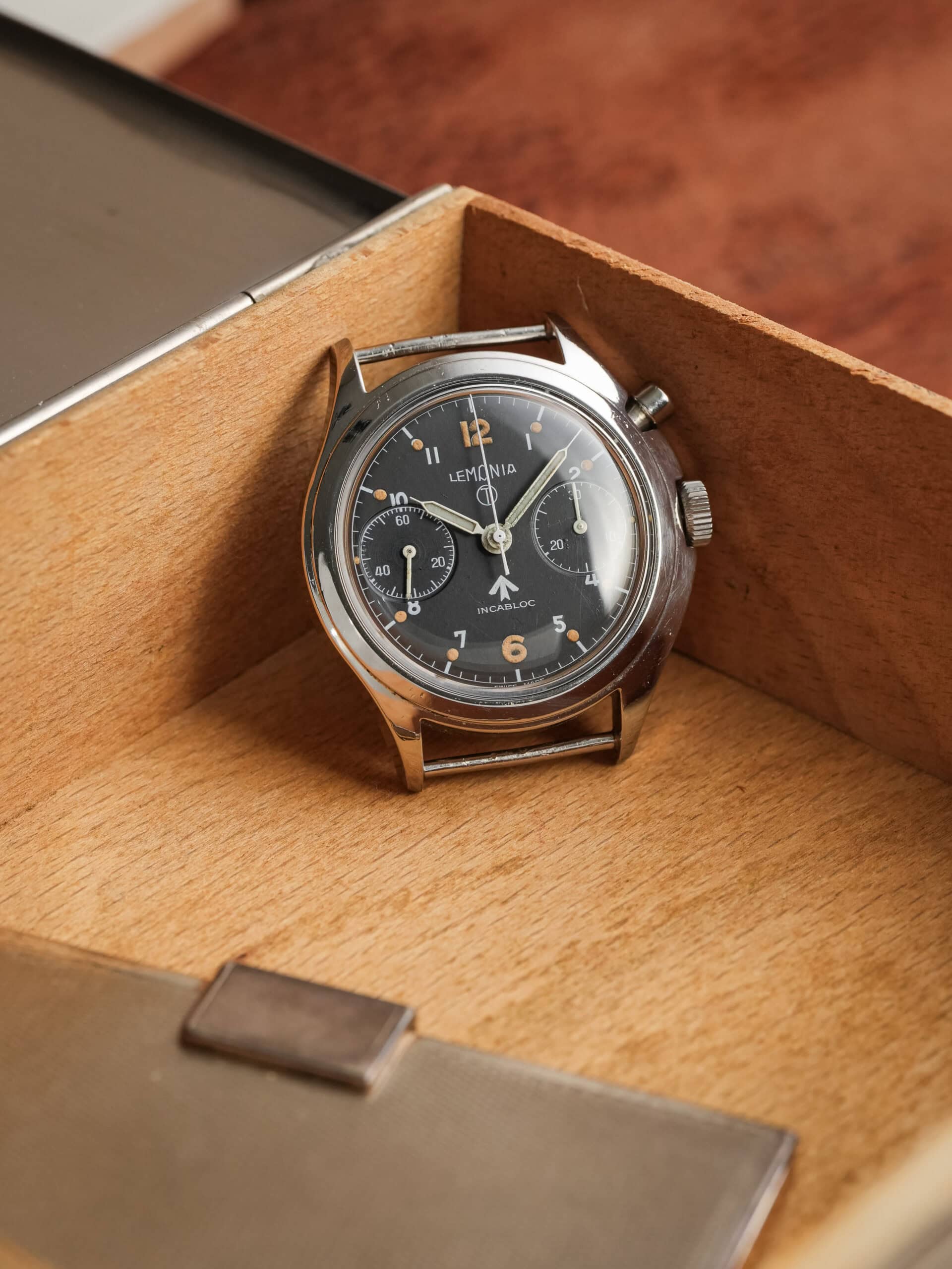 Lemania RAF 6BB Monopusher Chronograph – Calibre 2220 - Image 12