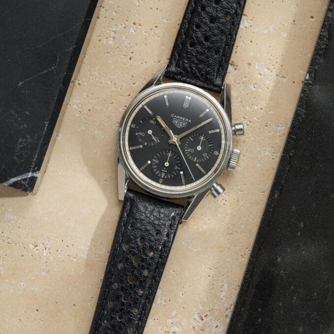 Alternative view of HEUER Carrera 12 – 2447N – Silver Script / SINGER Dial – Valjoux 72