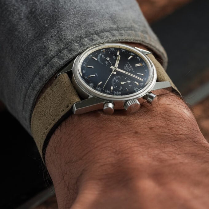 Alternative view of HEUER Carrera 3647NT – Rare Black Tachymeter Dial – Valjoux 92
