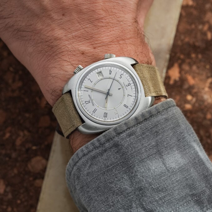 Jaeger-LeCoultre Memovox E876 Speedbeat – Silver Dial – Calibre 916 – Original NSA Bracelet - Image 11