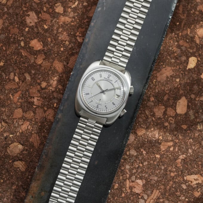 Jaeger-LeCoultre Memovox E876 Speedbeat – Silver Dial – Calibre 916 – Original NSA Bracelet
