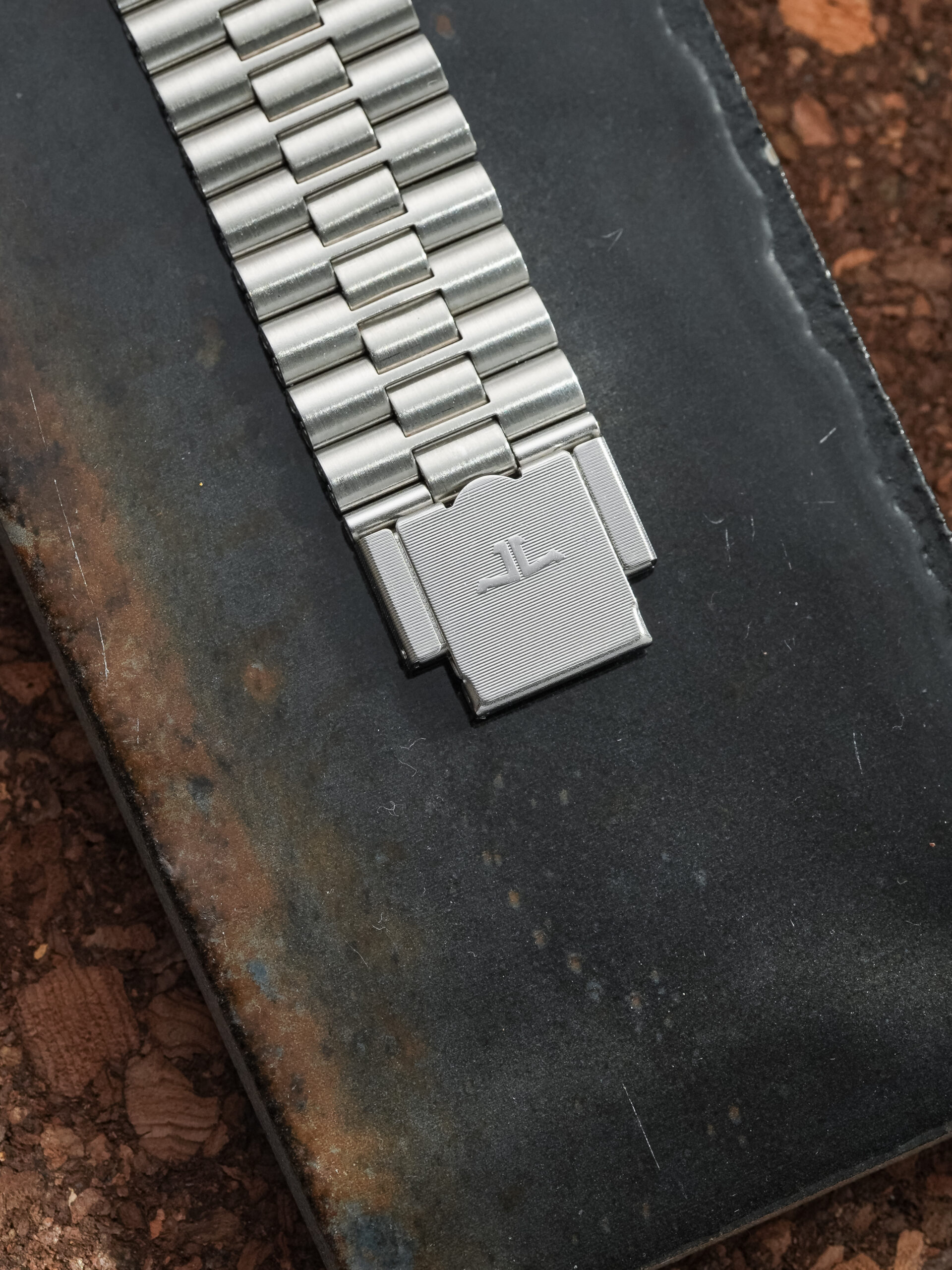 Jaeger-LeCoultre Memovox E876 Speedbeat – Silver Dial – Calibre 916 – Original NSA Bracelet - Image 13