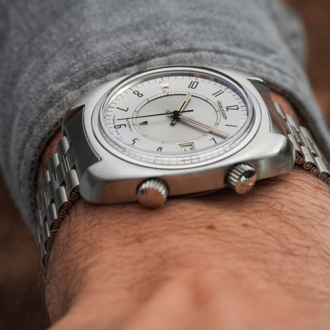 Alternative view of Jaeger-LeCoultre Memovox E876 Speedbeat – Silver Dial – Calibre 916 – Original NSA Bracelet